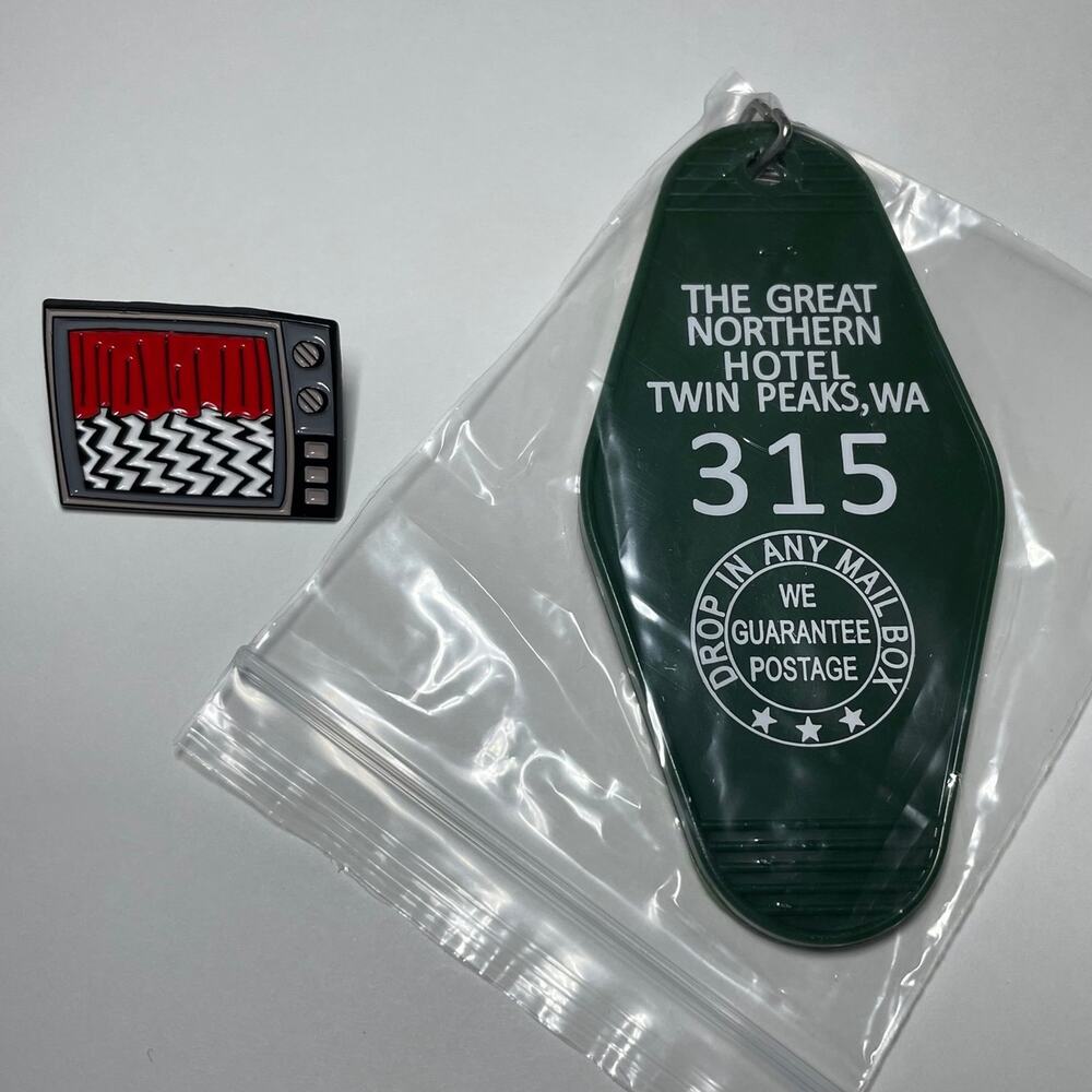 Twin Peaks The Great Northern Hotel Keychain & TV Screen Red Room Scene Pin